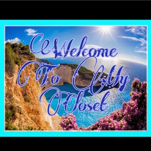 🌹Welcome to my Closet🌹SMOKE & PET FREE HOME - Picture 1 of 4